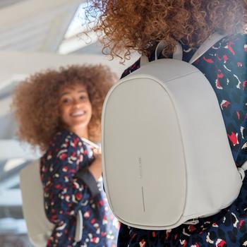 Фото Рюкзак-антизлодій XD Design Bobby Elle Light Grey P705.220